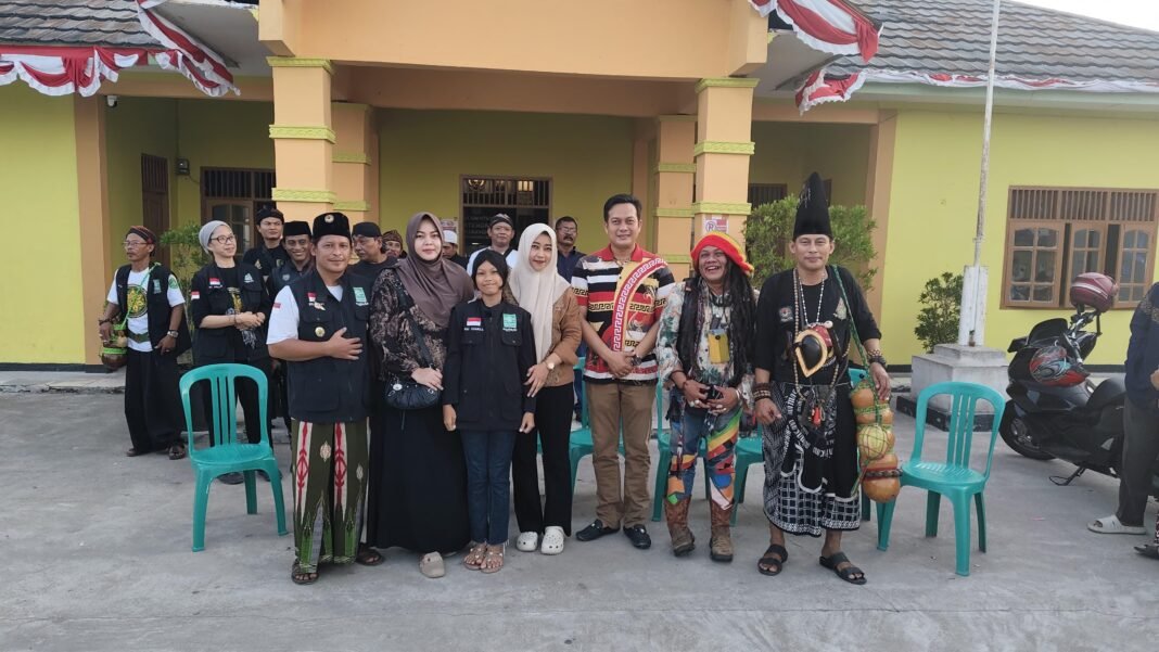 Pemkab Dorong Kesehatan Masyarakat, 300 Warga Karangharum Nikmati Pengobatan Alternatif Gratis