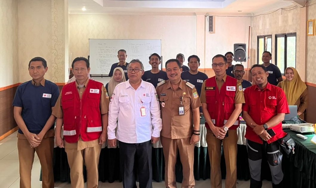 PMI Kabupaten Bekasi Gelar Pelatihan Relawan Tangguh di Sukawangi