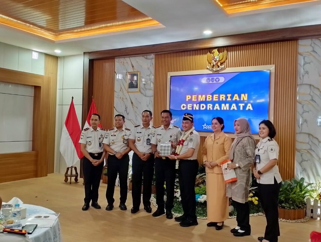 Dari Karawang ke Malang, Christo Toar Tinggalkan Pesan Pelayanan Terbaik